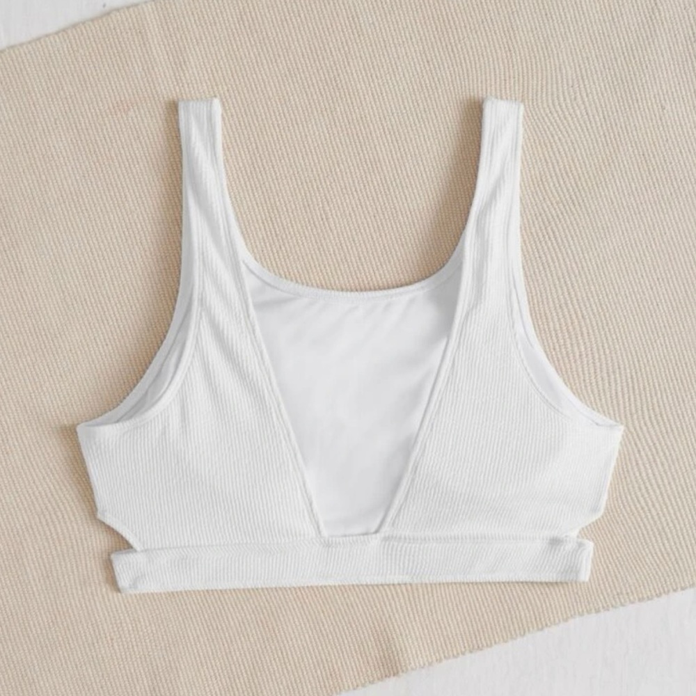 Ribbed cut out bikini top. SHEIN. White. XL